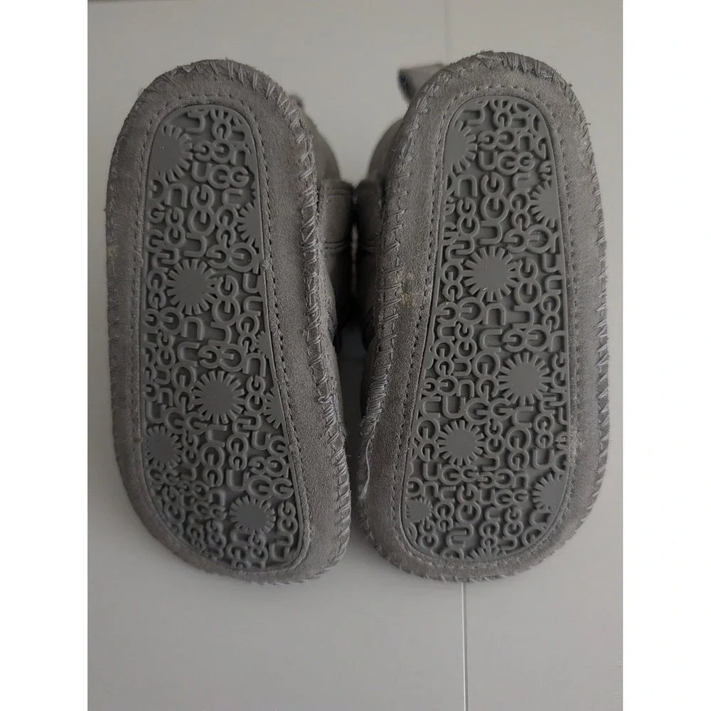 UGG wrap little